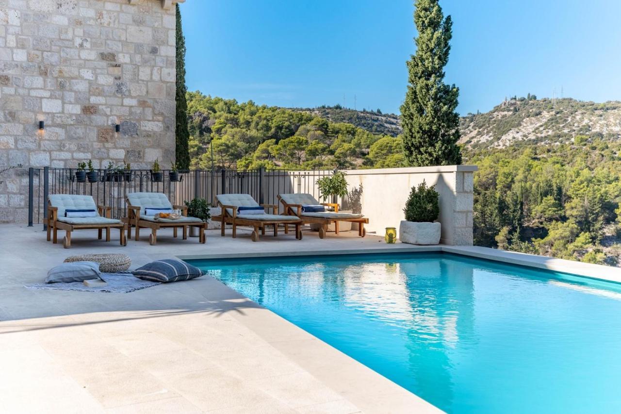 New Villa Ani! Traditional And Luxurious 4-Bedroom Villa With Heated Pool And Sea Views Postira Exterior foto