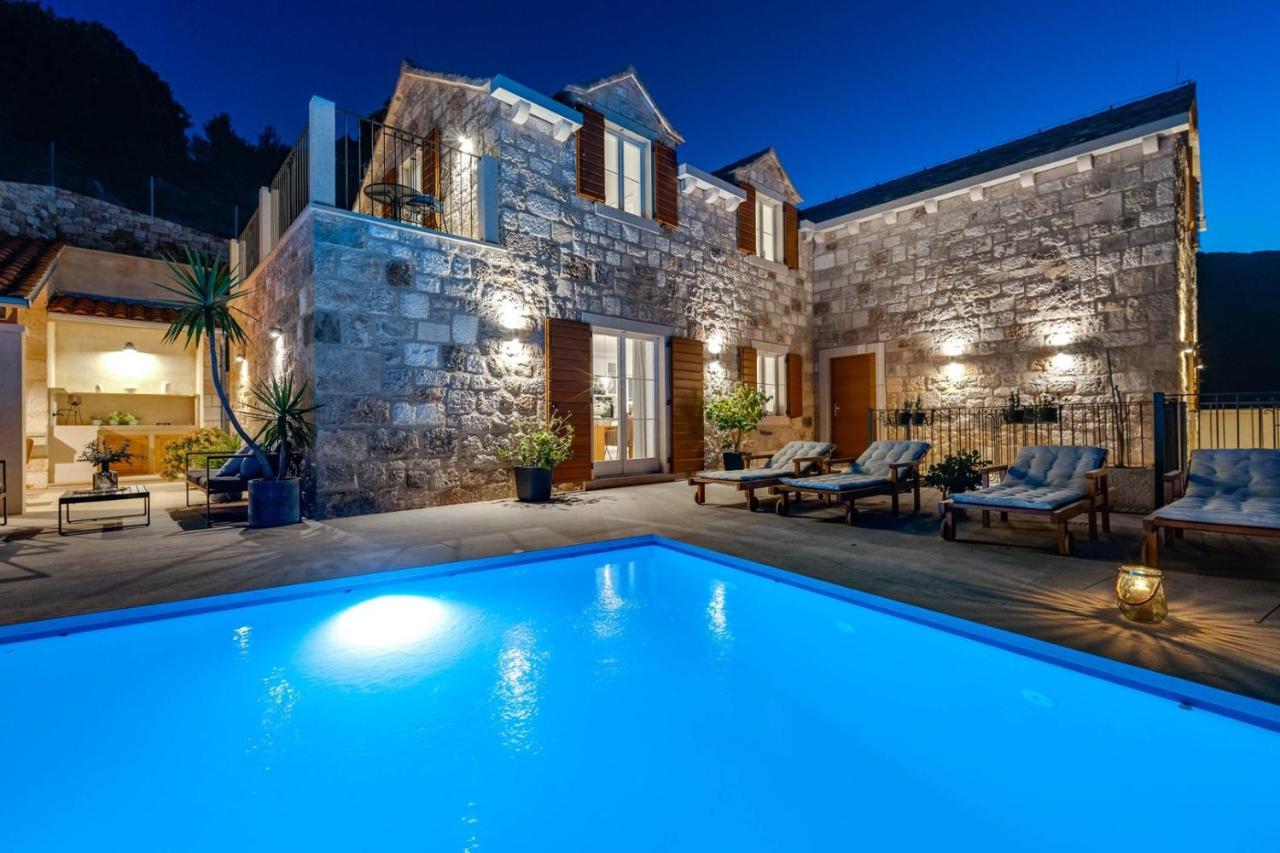 New Villa Ani! Traditional And Luxurious 4-Bedroom Villa With Heated Pool And Sea Views Postira Exterior foto